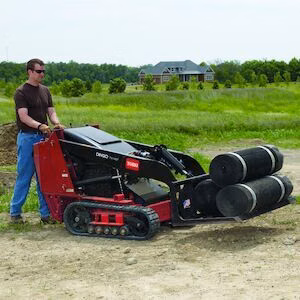 2026 Toro Dingo® TX 427 Narrow Track (22321) 3