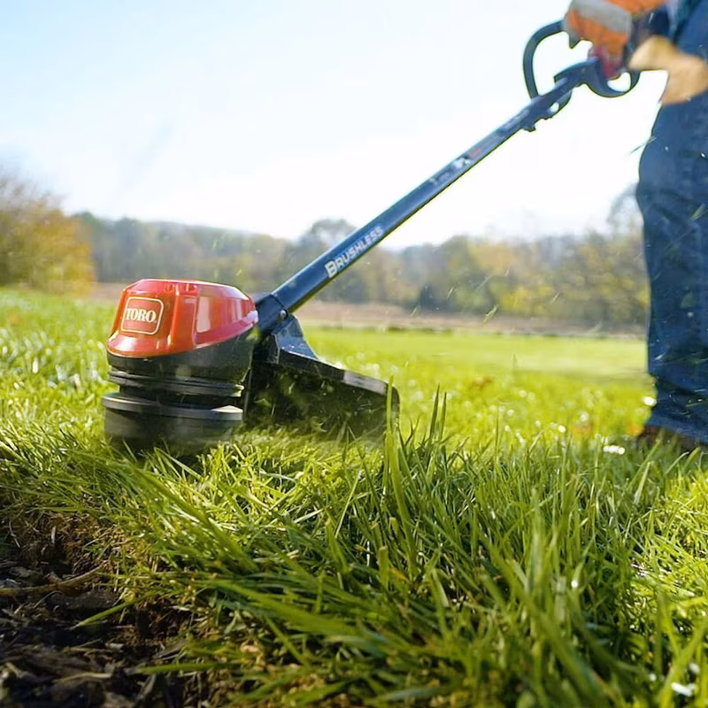 2026 Toro 60V MAX* 13 in (33.0 cm) / 15 in (38.1 cm) Brushless String Trimmer with 2.0Ah Battery (51831) - Image 3