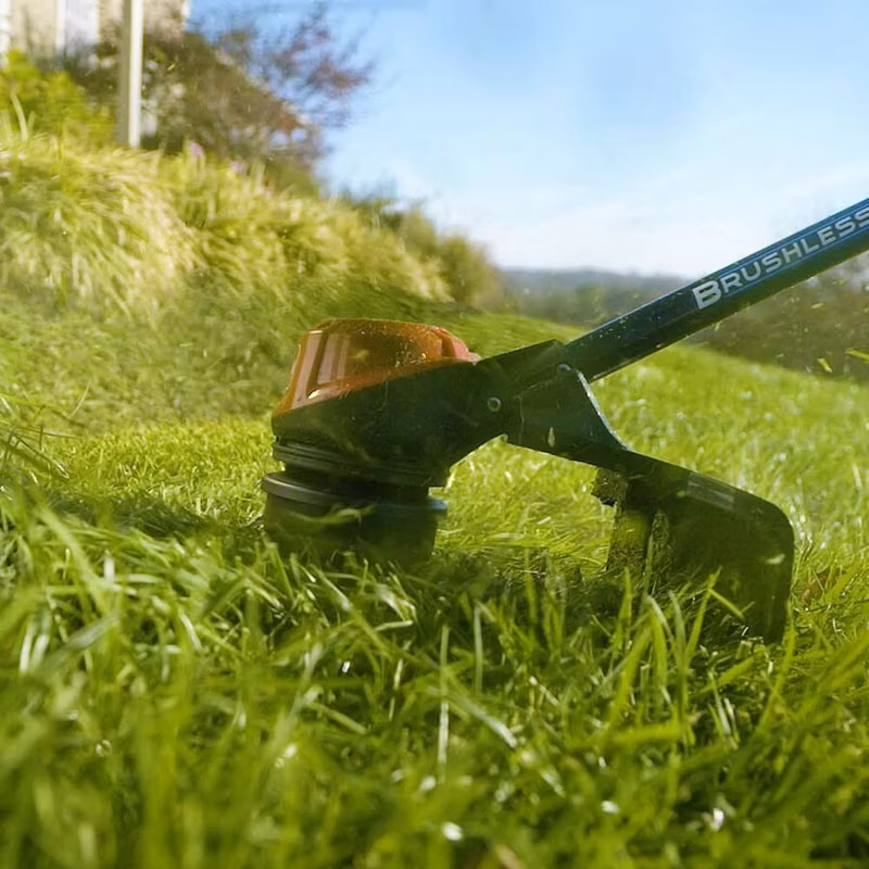 2026 Toro 60V MAX* 13 in (33.0 cm) / 15 in (38.1 cm) Brushless String Trimmer with 2.0Ah Battery (51831) - Image 4