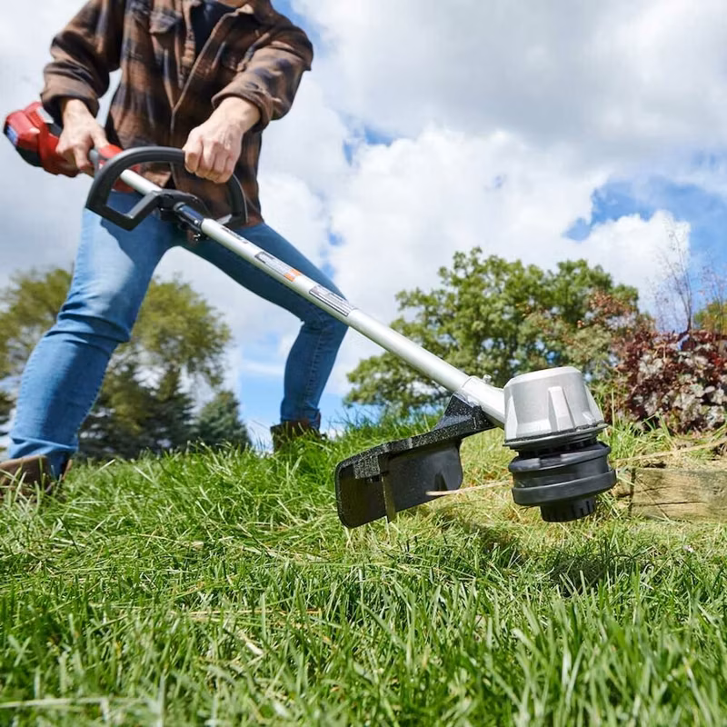 2025 Toro 60V Max* 14" (35.56 cm) / 16" (40.64 cm) Brushless String TriMmer (51830) - Image 5
