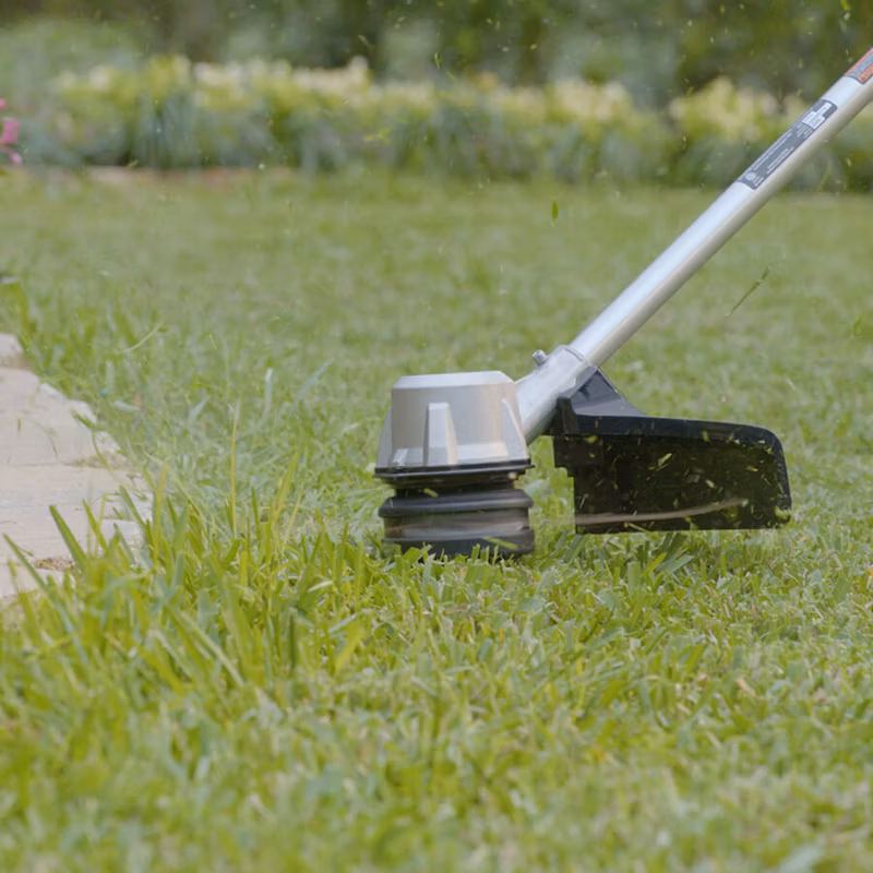2025 Toro 60V Max* 14" (35.56 cm) / 16" (40.64 cm) Brushless String TriMmer (51830) - Image 11