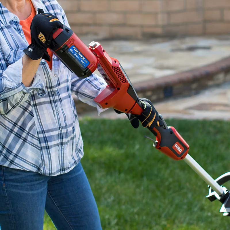 2025 Toro 60V Max* 14" (35.56 cm) / 16" (40.64 cm) Brushless String TriMmer (51830) - Image 15