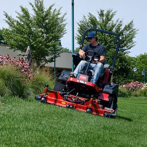 2026 Toro Groundsmaster® E3300 (31802) 7