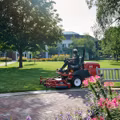 2025 Toro Groundsmaster® e3300 (31802) - Image 12