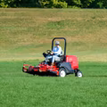 2025 Toro Groundsmaster® e3300 (31802) - Image 14