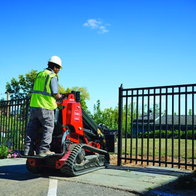 2026 Toro EDingo® TX 750, Wide Track Electric Mini Skid Steer (22231) 4