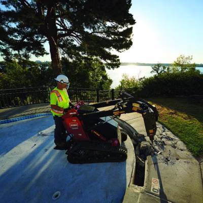2026 Toro Dingo® 323 Mini Skid Steer (22318) 3
